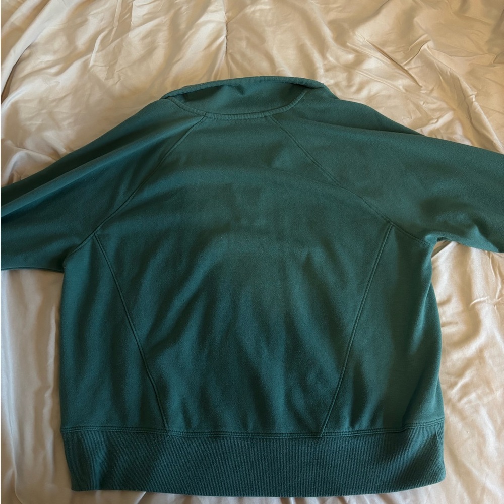 DSG Green V-Neck Sweater with Ribbed Cuffs